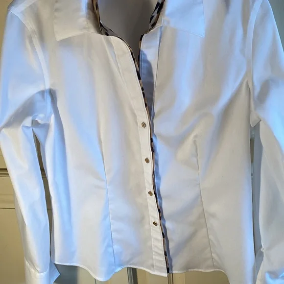 Calvin Klein crisp white blouse with animal print details. Size Small - Picture 3 of 6